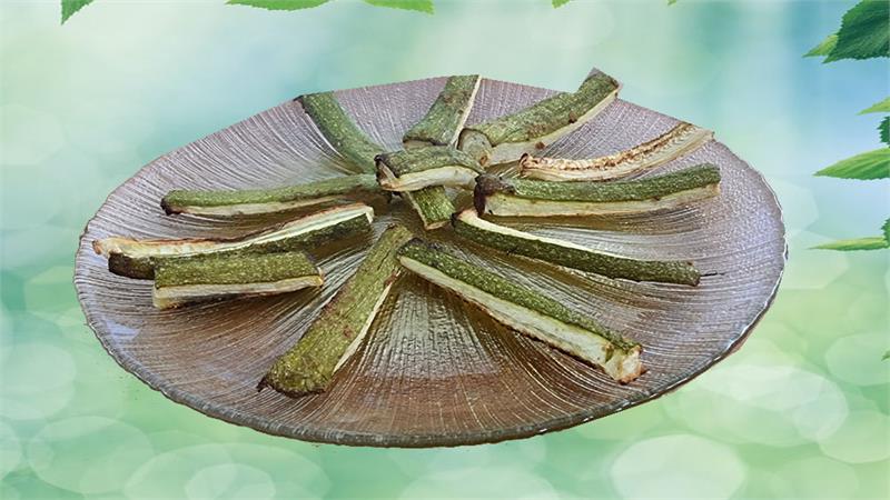 צ'יפס קישואים פיקנטי בתנור,  צ'יפס זוקיני בתנור