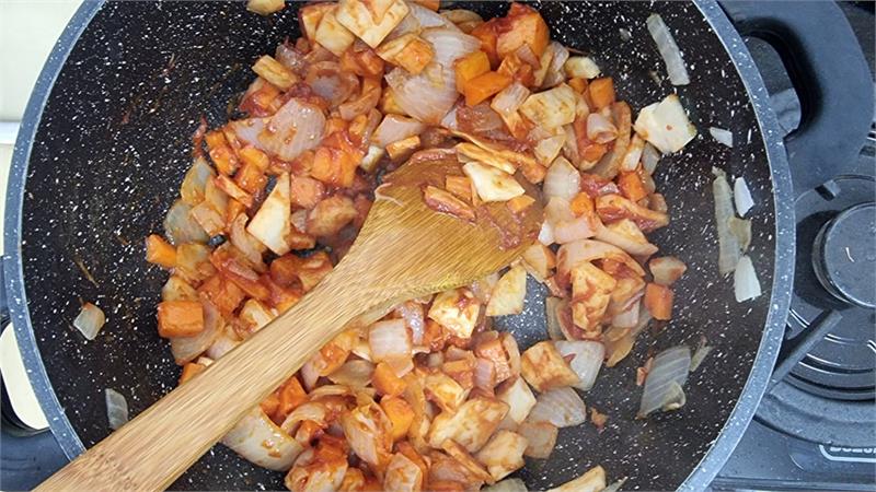 מרק שעועית ועוף לשניים