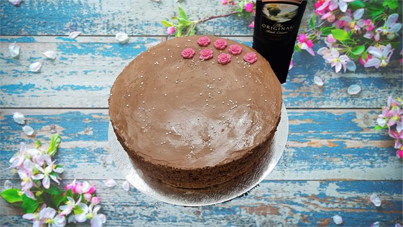 עוגת שוקולד עם אייריש קרים הכי טעימה