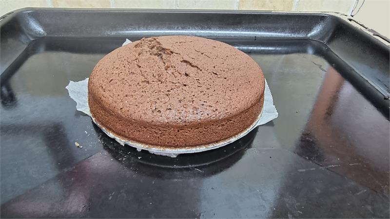 עוגת היער השחור לשניים, עוגת שוקולד ודובדבנים בתבנית 15 ס"מ