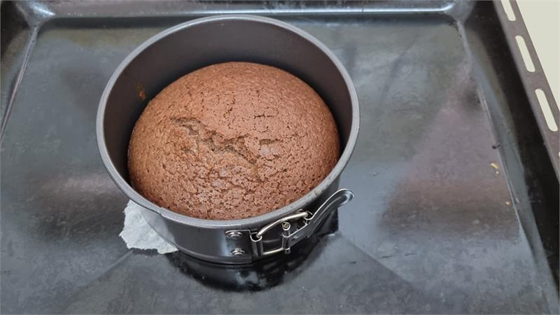 עוגת היער השחור לשניים, עוגת שוקולד ודובדבנים בתבנית 15 ס"מ