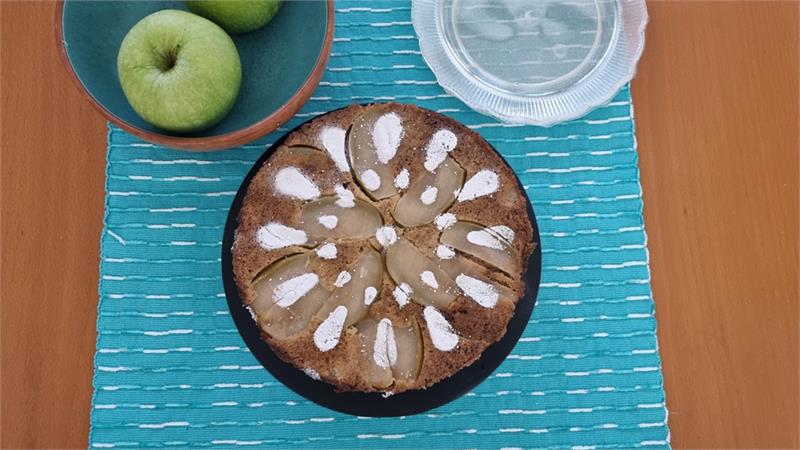 עוגת תפוחים הפוכה הכי טעימה וקלה להכנה