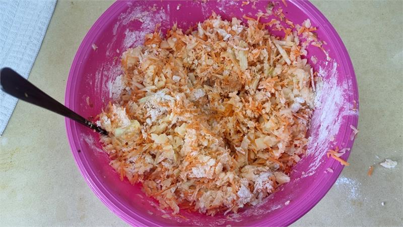 עוגת תפוחי אדמה עם כרישה וגזר