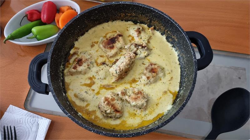 חזה עוף עם מוצרלה וחלב קל להכנה וטעים