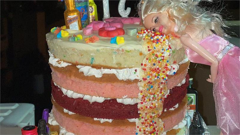 עוגת ברבי שיכורה ליום הולדת הכי קלה להכנה