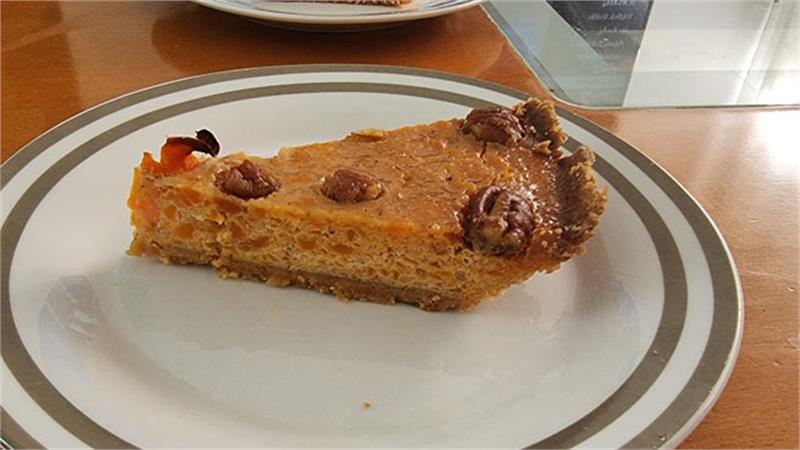 פאי גזר הכי טעים עם חלב מרוכז מעוטר באגוזי פקאן