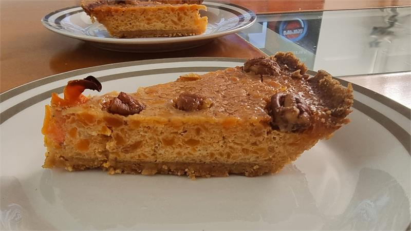 פאי גזר הכי טעים עם חלב מרוכז מעוטר באגוזי פקאן