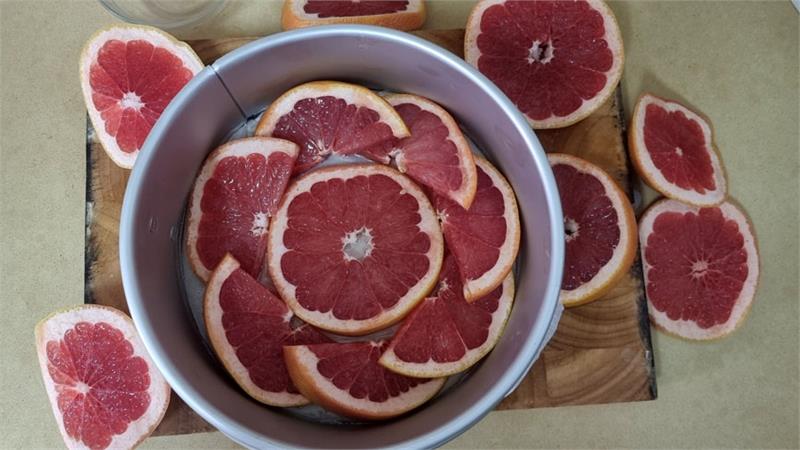 עוגת תפוז דם הפוכה וקלה להכנה