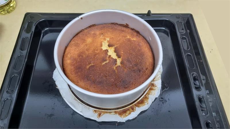 עוגת תפוז דם הפוכה וקלה להכנה