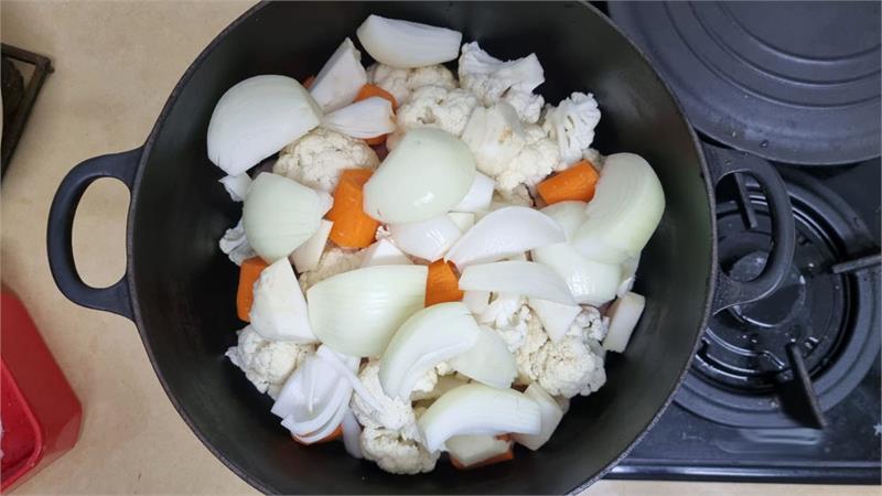 מרק ירקות עם עוף הכי קל להכנה