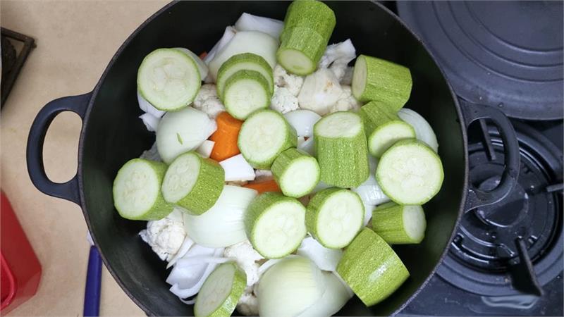 מרק ירקות עם עוף הכי קל להכנה