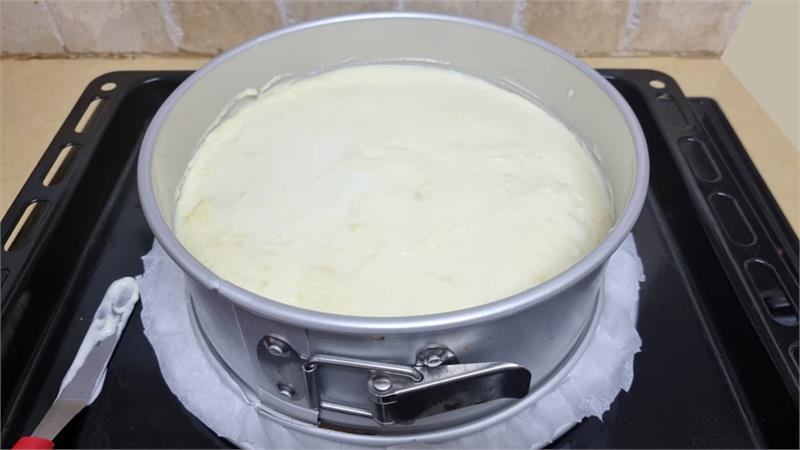 עוגת גבינה עם קרם לימון וציפוי שמנת חמוצה, עוגת גבינה צהובה 