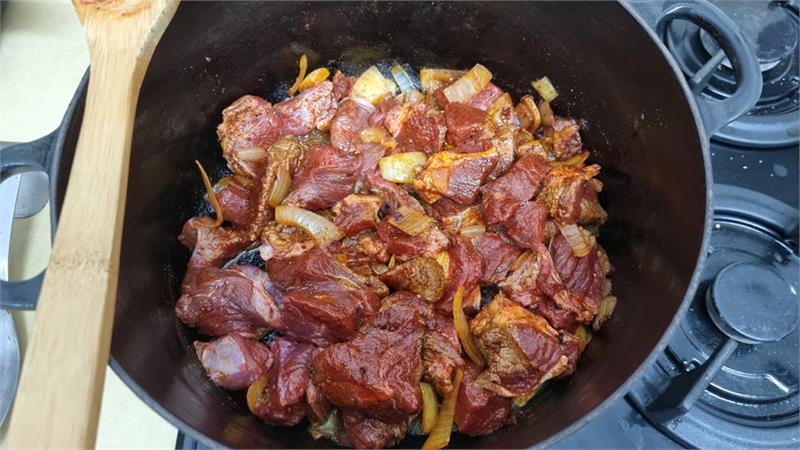 גולש הונגרי לשניים