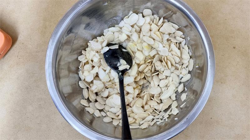 עוגיות שקדים ללא קמח וללא מיקסר