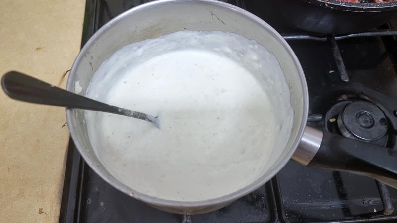 עוגת פסטה ריגטוני או קנלוני עם רוטב בולונז, פשטידת פסטה בולונז 