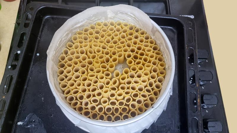 עוגת פסטה ריגטוני ברוטב עגבניות הכי טעימה וקלה להכנה