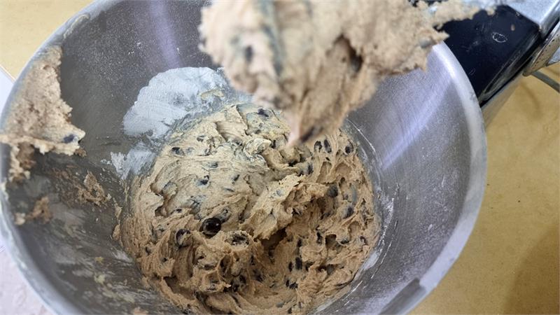 עוגיות קמח בננה ירוקה עם שוקולד צי'פס 