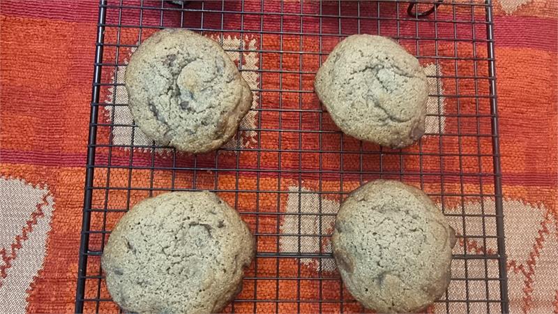 עוגיות קמח בננה ירוקה עם שוקולד צי'פס 