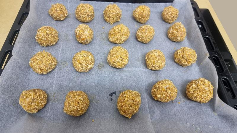 קציצות טופו וקמח עדשים הכי טעימות בעולם ברוטב עגבניות עסיסי