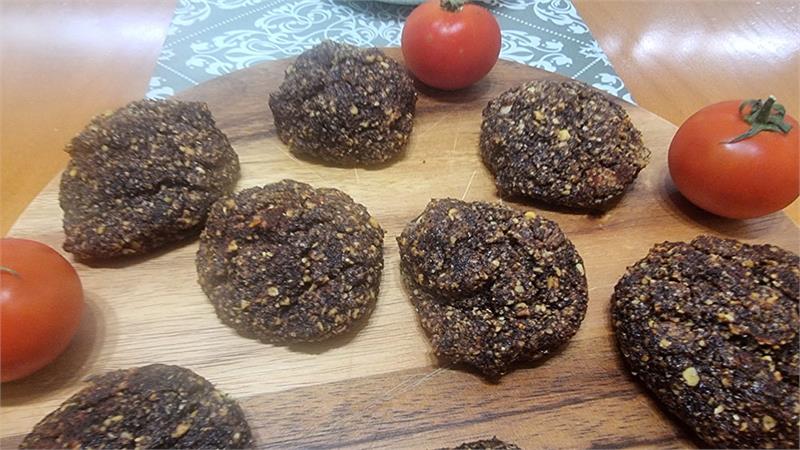 קציצות כרובית עם קמח עדשים בריאות וטעימות ללא מוצרים מהחי