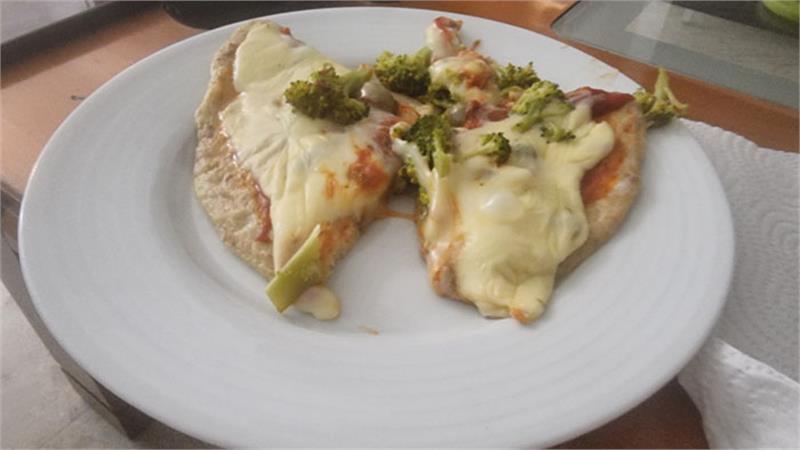 פיצה קוטג עם בצק קוטג