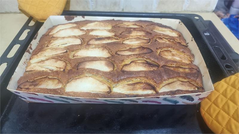 עוגת תפוחים הכי קלה להכנה בתבנית מרובעת 