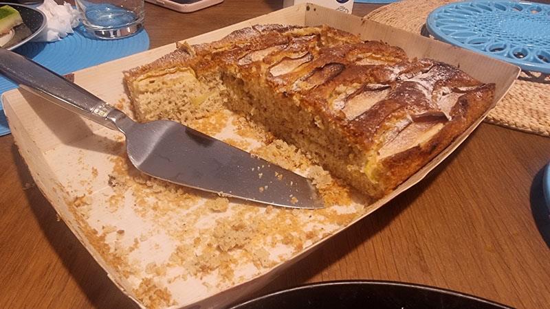 עוגת תפוחים הכי קלה להכנה בתבנית מרובעת 