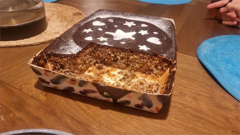 טורט שוקולד ואגוזים עשירה וטעימה