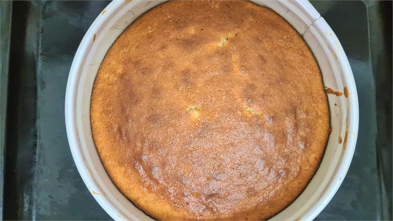 עוגת אפרסקים בחושה וטעימה