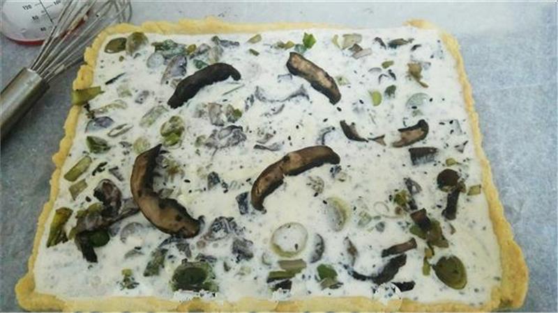 קיש פטריות וכרישה הכי קלות להכנה