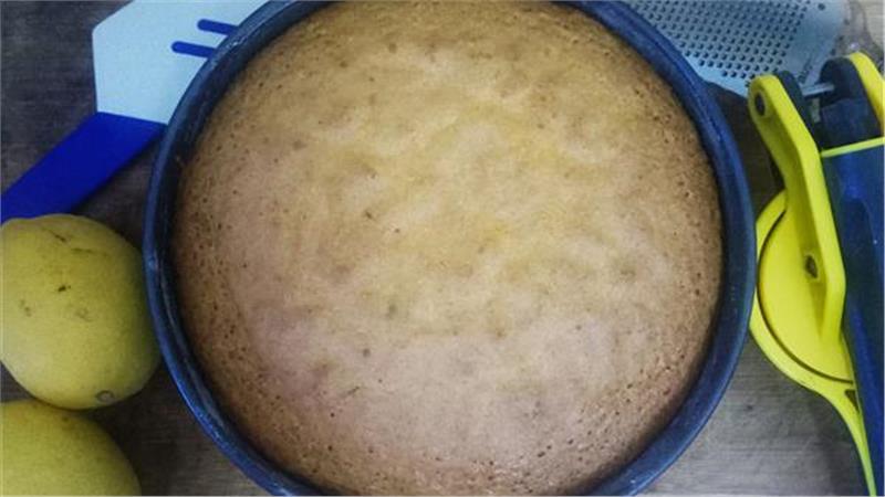 עוגת לימון בחושה וקלה להכנה