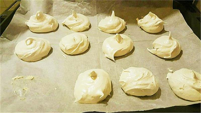 נשיקות מיקצפת, מרנג משובח