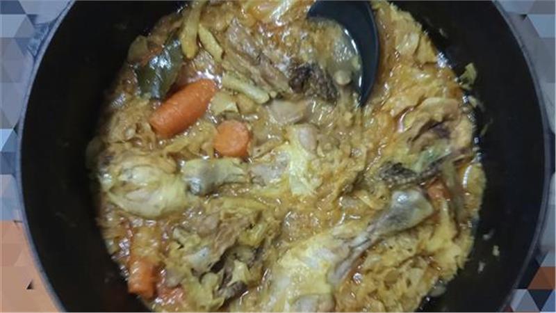 תבשיל עוף וכרוב לבן