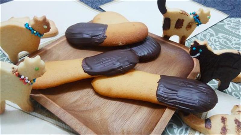 לשונות חתול עם שוקולד