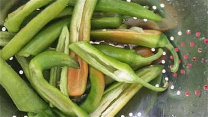 סלט פלפלים ממש חריף