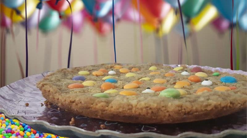 עוגיית עדשים ענקית, עוגת עוגייה, עוגיית שוקולד צ'יפס ענקית