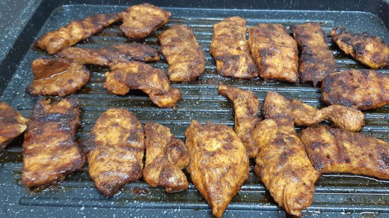 חזה עוף עם צ'ימיצ'ורי מלא טעם