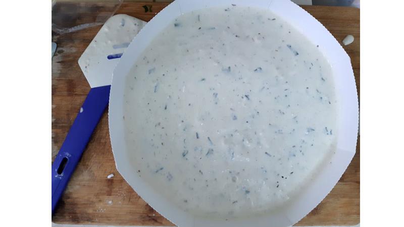 פשטידת בצל ירוק וגבינות קלה להכנה