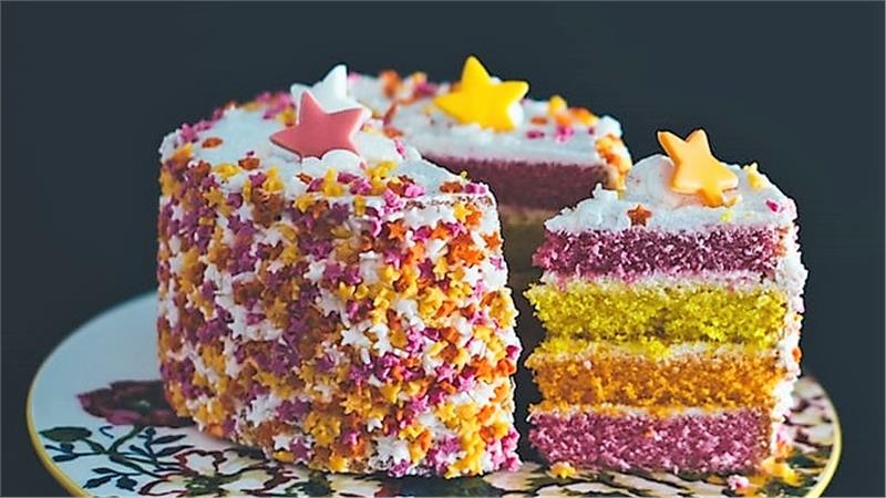 קישוטים כמו בצק סוכר, הכנת קישוטים לעוגה בתבניות סיליקון