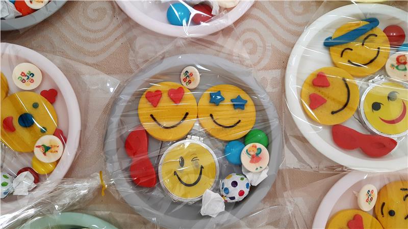 עוגיות סוכר אימוג'י לחג הפורים הכי מגניבות וטעימות