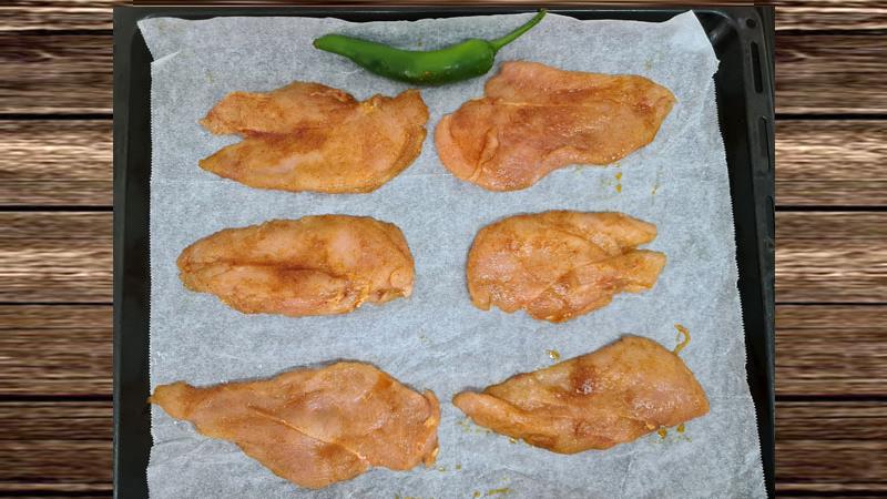 שניצל בתנור במרינדה צהובה, חזה עוף במרינדה צהובה