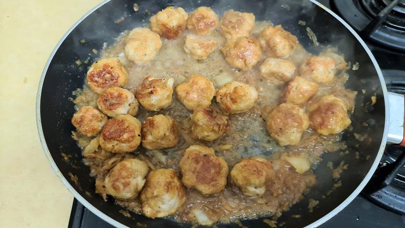 פישלך, קציצות עוף רומניות, קציצות חזה עוף