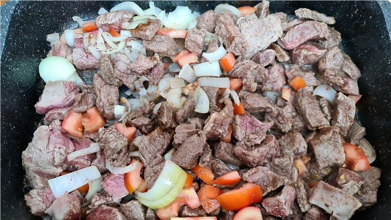 תבשיל בקר עם ירקות, תבשיל קדרה מהמטבח הקנייתי