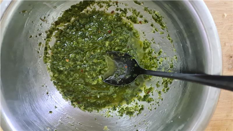 חזה עוף בעשבי תיבול ושום טעים טעים