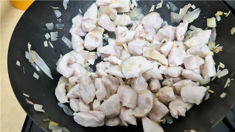 עוף עם עשב לימון טרי, חזה עוף עם למון גראס