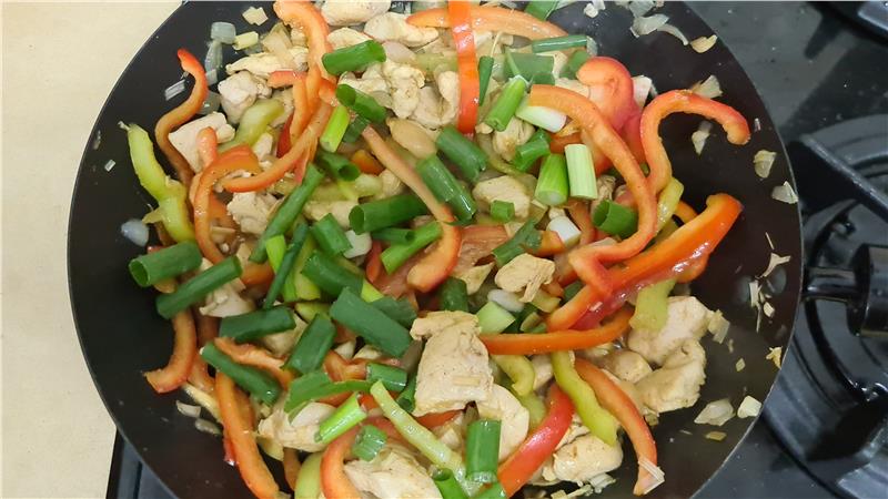 עוף עם עשב לימון טרי, חזה עוף עם למון גראס