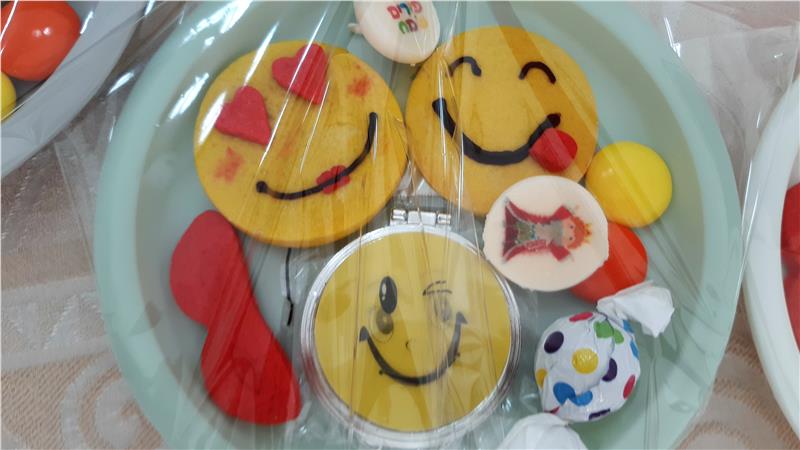 עוגיות סוכר אימוג'י לחג הפורים הכי מגניבות וטעימות