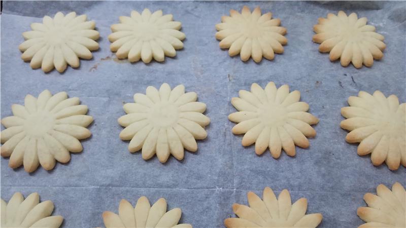 עוגיות פרח סוזן שחורת העין