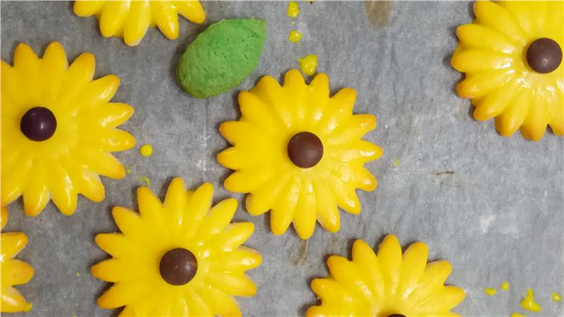 עוגיות פרח סוזן שחורת העין