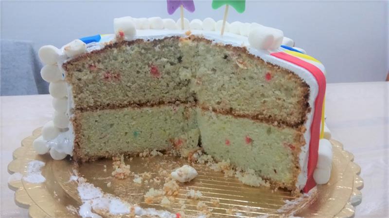 עוגה מקושטת בכוכבים